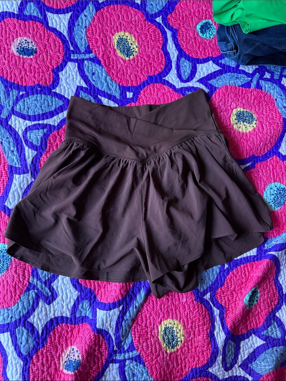 NWOT OFFLINE By Aerie Real Me Crossover Flowy Short - Brown, Medium